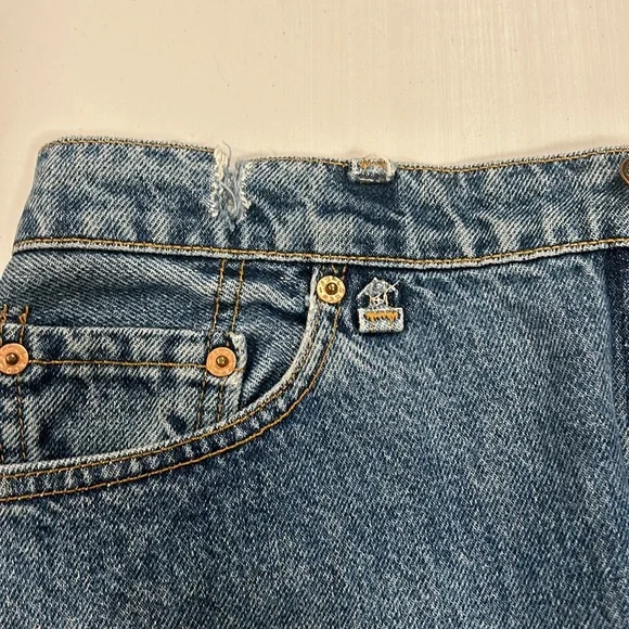 Levi’s Denim Shorts - Picture 7 of 11
